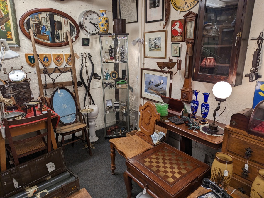 Chart Sutton Antiques Centre, Kent, home to over 20 dealers, open 7 days a week, fresh stock